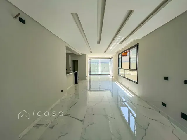 Casa com 250m² 3 quartos e 4 banheiros, à venda, no bairro Urbanova em São José dos Campos