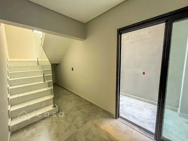 Casa com 250m² 3 quartos e 4 banheiros, à venda, no bairro Urbanova em São José dos Campos
