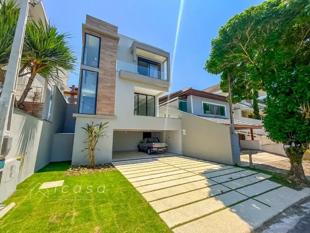 Casa com 250m² 3 quartos e 4 banheiros, à venda, no bairro Urbanova em São José dos Campos