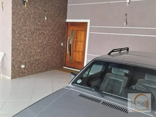 Casa com 250m² 4 quartos e 3 banheiros, à venda, no bairro Jardim das Palmeiras em Atibaia