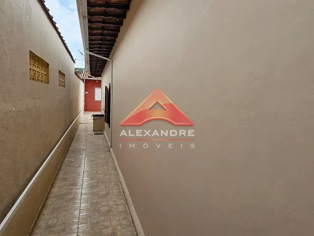 Casa com 250m² 1 quarto e 1 banheiro, para alugar, no bairro Vila Industrial em São José dos Campos