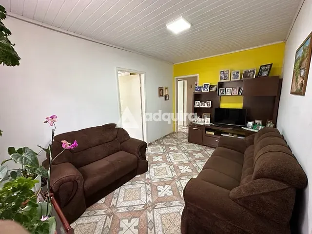 Casa com 288m² 4 quartos e 2 banheiros, à venda, no bairro Ronda em Ponta Grossa