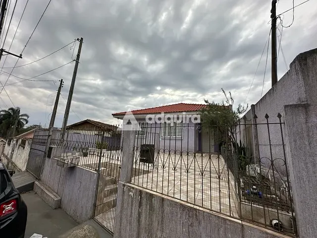 Casa com 288m² 4 quartos e 2 banheiros, à venda, no bairro Ronda em Ponta Grossa