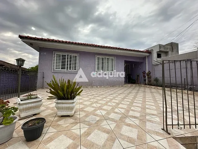 Casa com 288m² 4 quartos e 2 banheiros, à venda, no bairro Ronda em Ponta Grossa