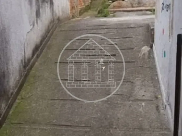 Casa com 250m² 2 quartos e 1 banheiro, à venda, no bairro Jardim Beatriz em São Paulo