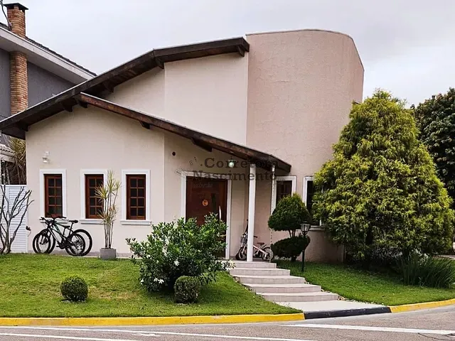 Casa com 380m², à venda, no bairro Loteamento Villa Branca em Jacareí