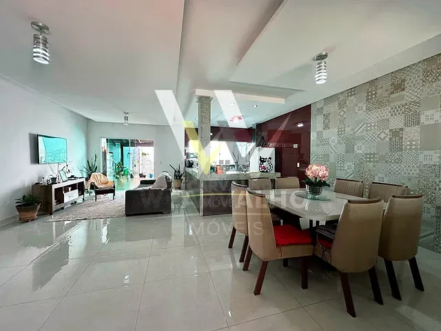 Casa com 300m² 3 quartos e 2 banheiros, à venda, no bairro Vila Bella em Anápolis