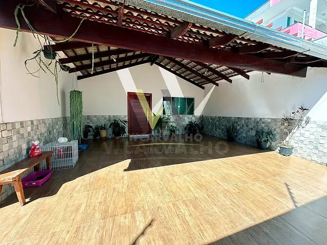Casa com 300m² 3 quartos e 2 banheiros, à venda, no bairro Vila Bella em Anápolis