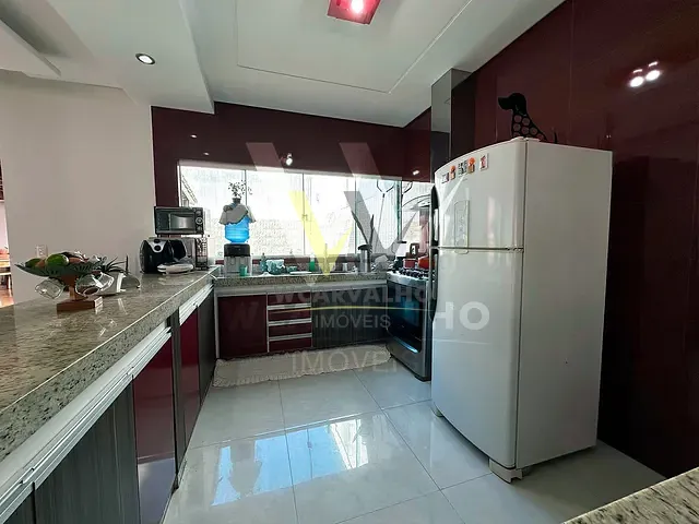 Casa com 300m² 3 quartos e 2 banheiros, à venda, no bairro Vila Bella em Anápolis