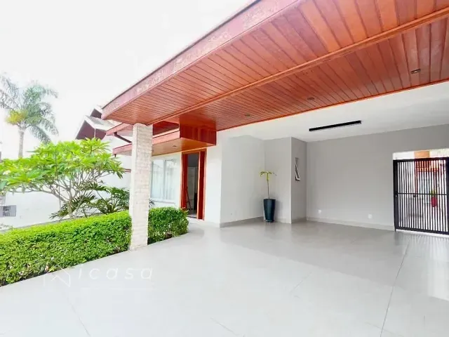 Casa com 330m² 5 quartos e 4 banheiros, para alugar, no bairro Urbanova em São José dos Campos