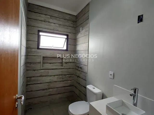 Casa com 1000m² 4 quartos e 4 banheiros, à venda, no bairro Condomínio Saint Charbel em Araçoiaba da Serra