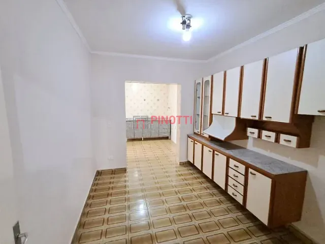 Casa 2 quartos e 1 banheiro, para alugar, no bairro Jardim Copacabana em São Bernardo do Campo