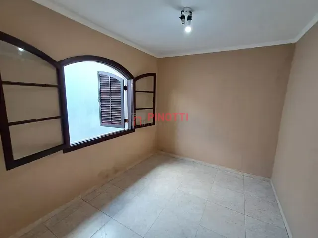 Casa 2 quartos e 1 banheiro, para alugar, no bairro Jardim Copacabana em São Bernardo do Campo
