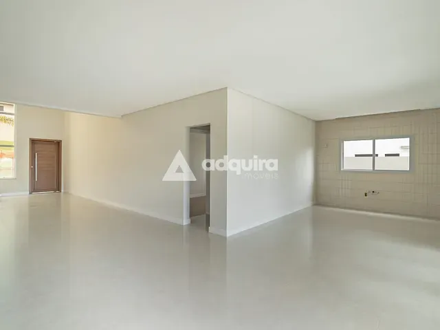 Casa com 300m² 4 quartos e 5 banheiros, à venda, no bairro Colônia Dona Luíza em Ponta Grossa