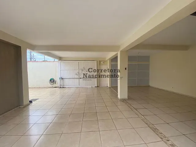 Casa com 300m² 4 quartos e 2 banheiros, à venda, no bairro Jardim Santa Maria em Jacareí