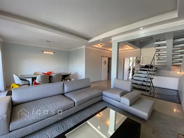 Casa com 300m² 3 quartos e 4 banheiros, à venda, no bairro Urbanova em São José dos Campos