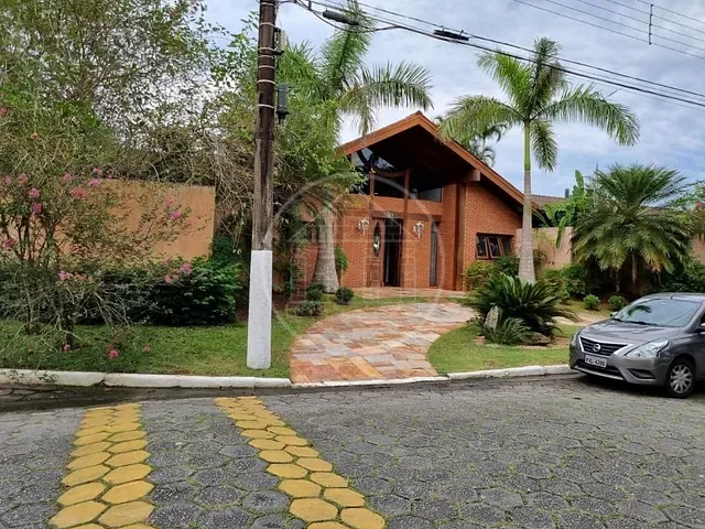 Casa com 700m², à venda, no bairro Jardim Acapulco em Guarujá