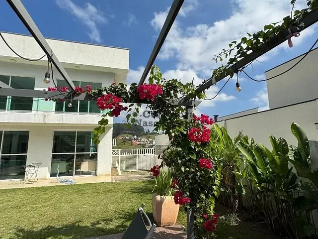 Casa com 1000m² 4 quartos e 5 banheiros, à venda, no bairro Jardim Sant'Anna do Pedregulho em Jacareí