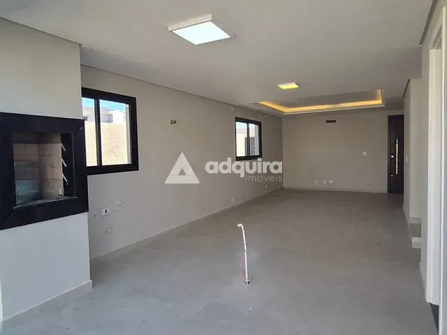 Casa com 200m² 3 quartos e 4 banheiros, à venda, no bairro Jardim Carvalho em Ponta Grossa