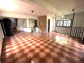 Foto do Casa-CASA À VENDA COM TERRENO DE 1500 M², POÇO ARTESIANO, 4 DORMS (2 SUITES), 3 SALAS, SENDO 1 COM LAREIRA, COZINHA COM ARMÁRIOS E DISPENSA,  MAIRIPORÃ, SP.