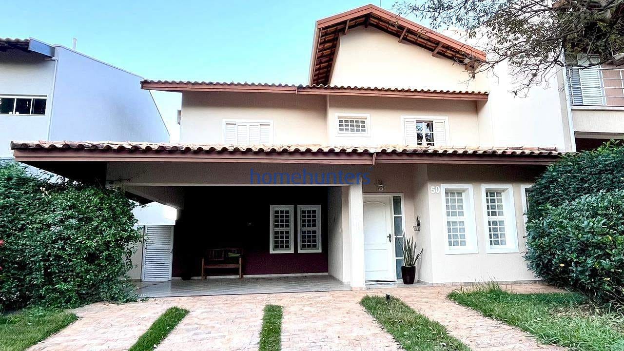 Casa à venda com 3 quartos, 223m² - Foto 1