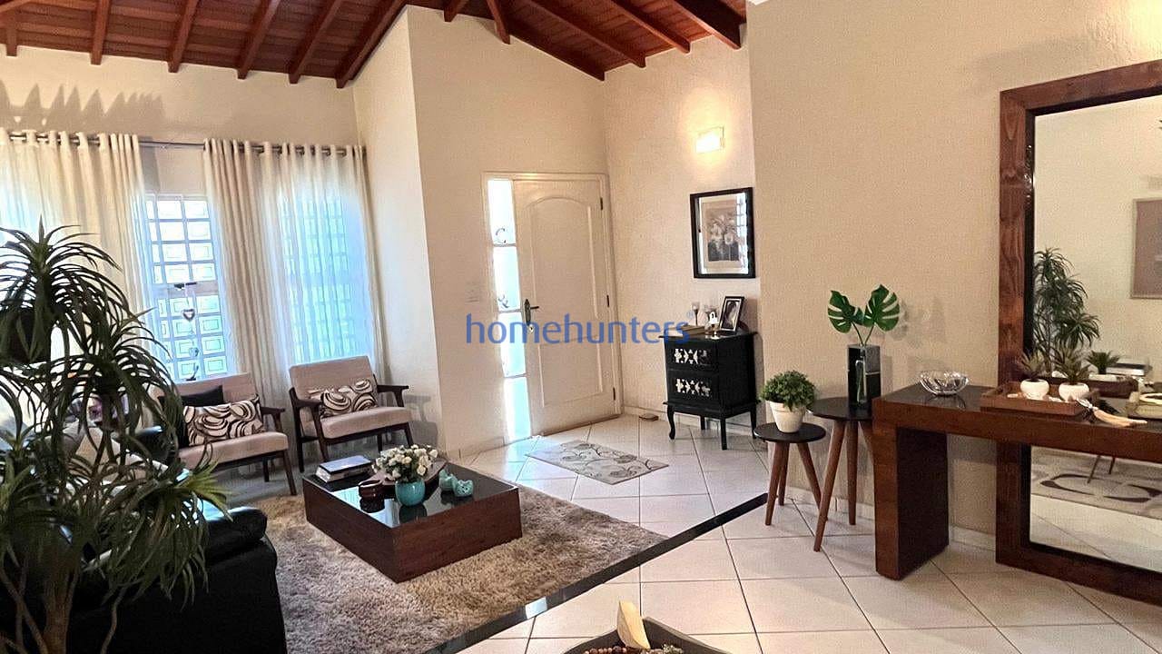 Casa à venda com 3 quartos, 223m² - Foto 3