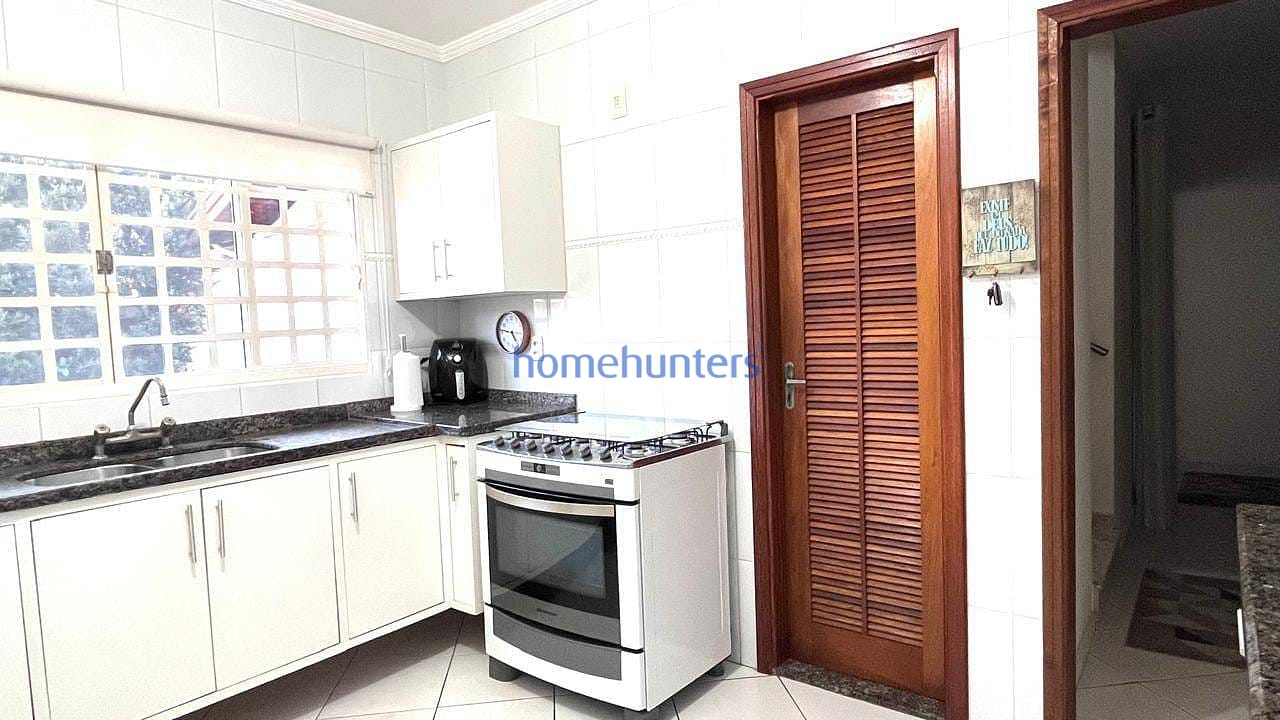 Casa à venda com 3 quartos, 223m² - Foto 5
