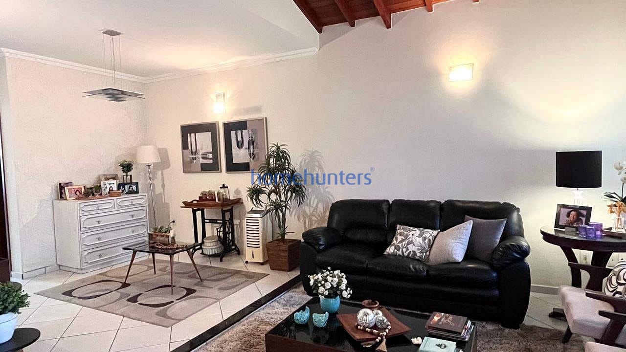 Casa à venda com 3 quartos, 223m² - Foto 7