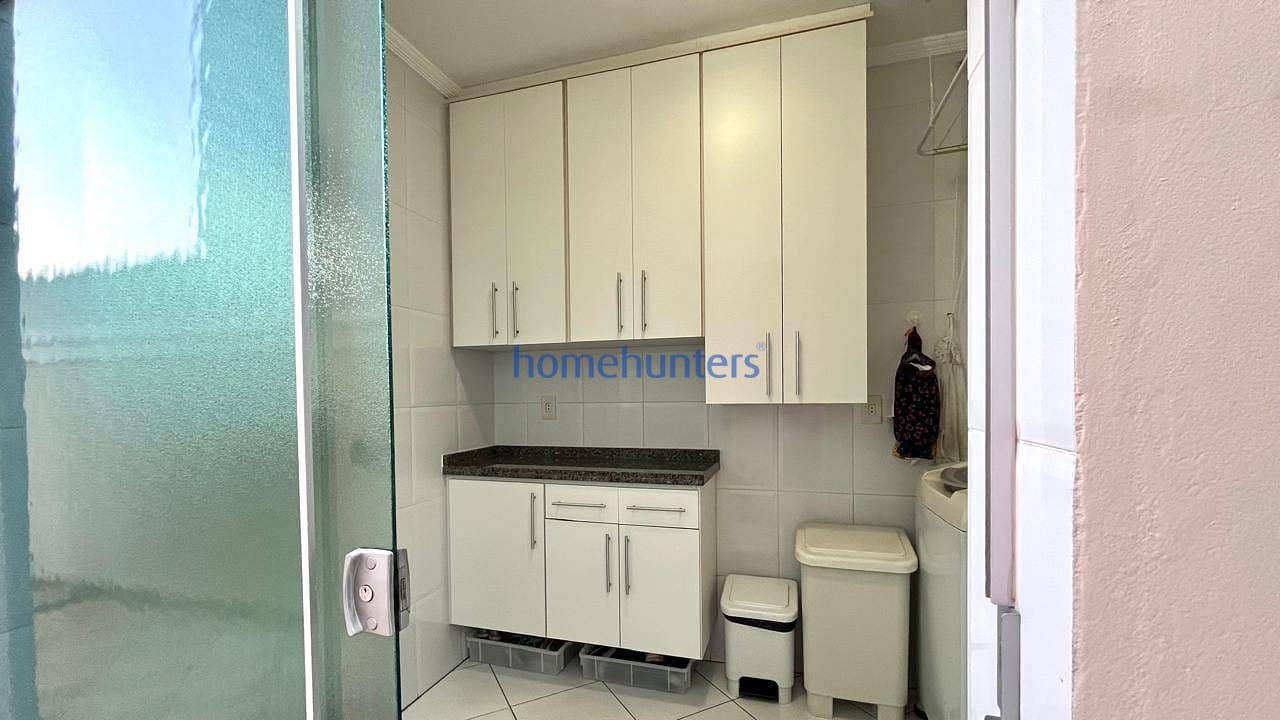 Casa à venda com 3 quartos, 223m² - Foto 8