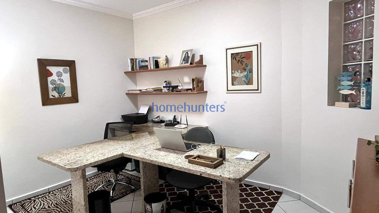 Casa à venda com 3 quartos, 223m² - Foto 9