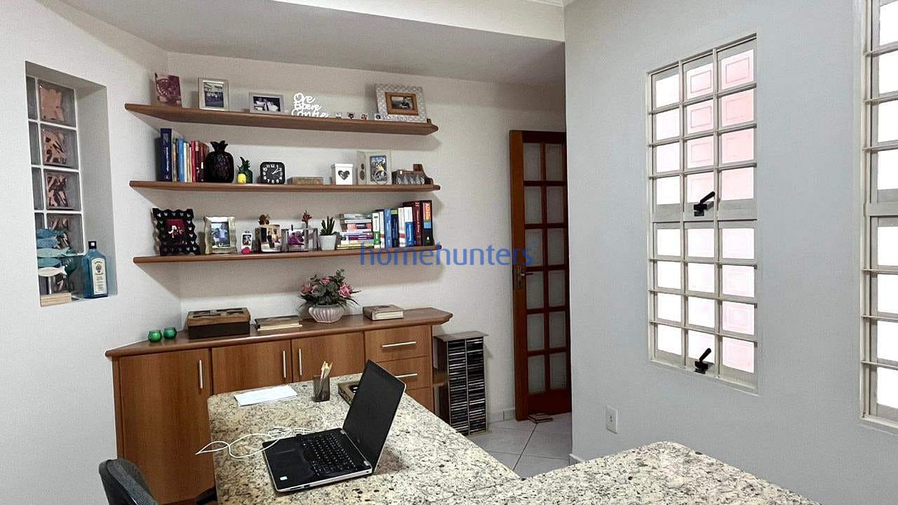 Casa à venda com 3 quartos, 223m² - Foto 10