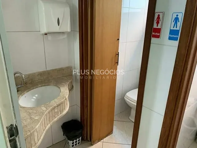 Casa com 274m² 8 quartos e 3 banheiros, à venda, no bairro Jardim Santa Cecília em Sorocaba