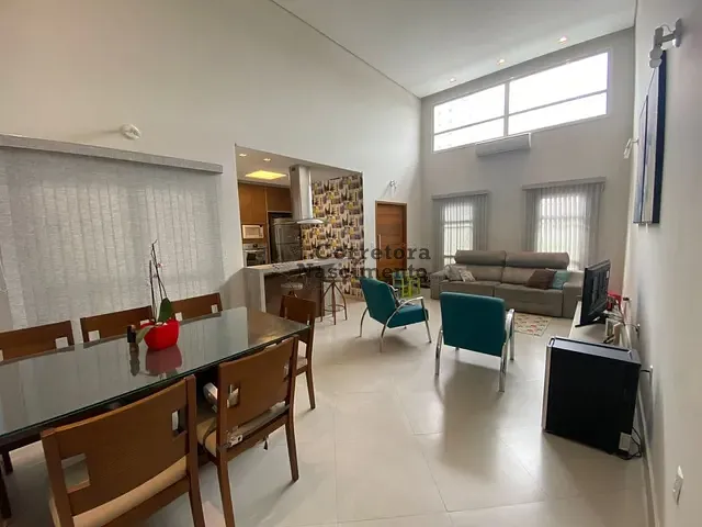 Casa com 200m² 3 quartos e 2 banheiros, à venda, no bairro Loteamento Villa Branca em Jacareí