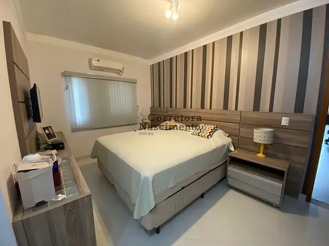 Casa com 200m² 3 quartos e 2 banheiros, à venda, no bairro Loteamento Villa Branca em Jacareí