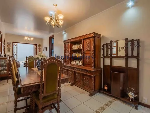 Casa com 270m² 4 quartos e 3 banheiros, à venda, no bairro Vila Faustina II em Valinhos