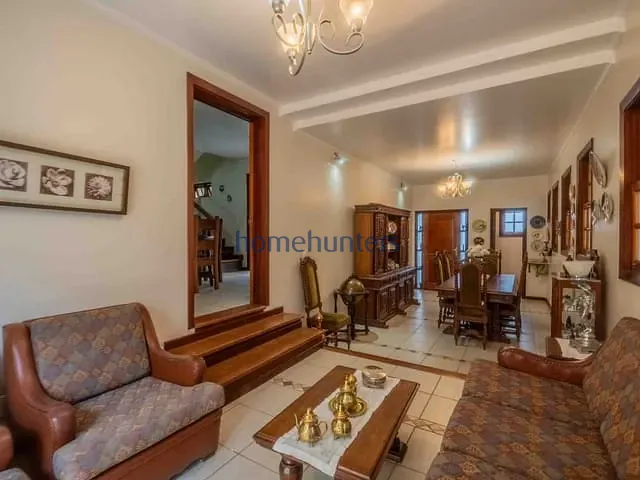 Casa com 270m² 4 quartos e 3 banheiros, à venda, no bairro Vila Faustina II em Valinhos