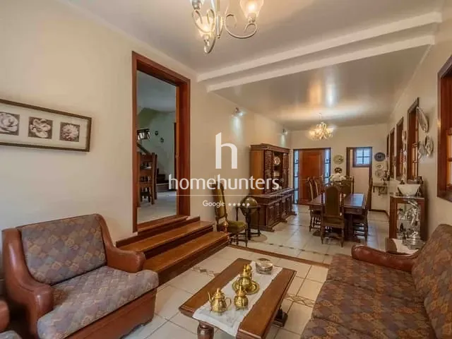 Casa com 270m² 4 quartos e 3 banheiros, à venda, no bairro Vila Faustina II em Valinhos
