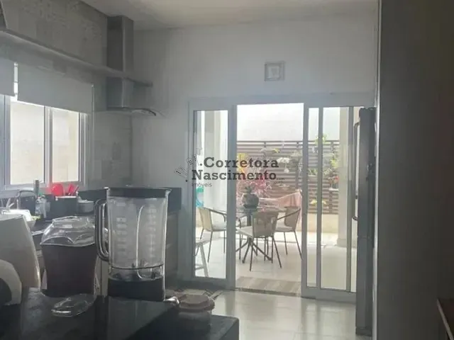 Casa com 250m² 3 quartos e 2 banheiros, à venda, no bairro Parque California em Jacareí