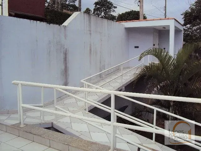 Casa com 500m² 3 quartos e 2 banheiros, à venda, no bairro Recreio Maristela em Atibaia
