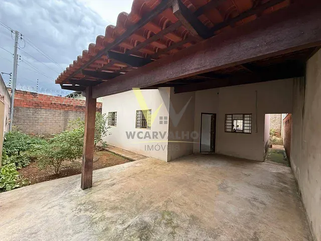Casa com 300m² 2 quartos e 2 banheiros, à venda, no bairro Parque dos Pirineus em Anápolis