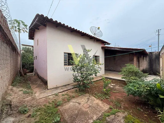 Casa com 300m² 2 quartos e 2 banheiros, à venda, no bairro Parque dos Pirineus em Anápolis