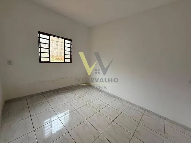 Casa com 300m² 2 quartos e 2 banheiros, à venda, no bairro Parque dos Pirineus em Anápolis