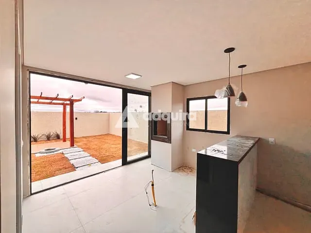 Casa com 200m² 3 quartos e 3 banheiros, à venda, no bairro Jardim Carvalho em Ponta Grossa