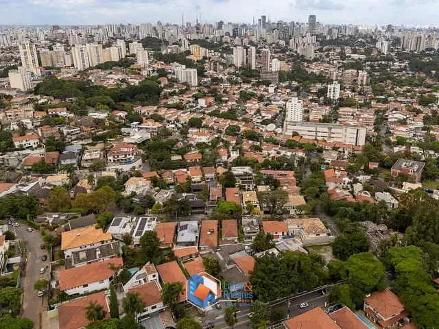 Casa com 982m² 4 quartos e 6 banheiros, à venda, no bairro Alto de Pinheiros em São Paulo