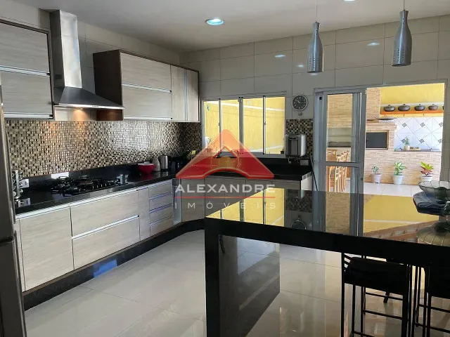 Casa com 250m² 3 quartos e 3 banheiros, à venda, no bairro Cidade Vista Verde em São José dos Campos