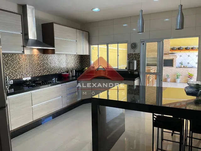 Casa com 250m² 3 quartos e 3 banheiros, à venda, no bairro Cidade Vista Verde em São José dos Campos