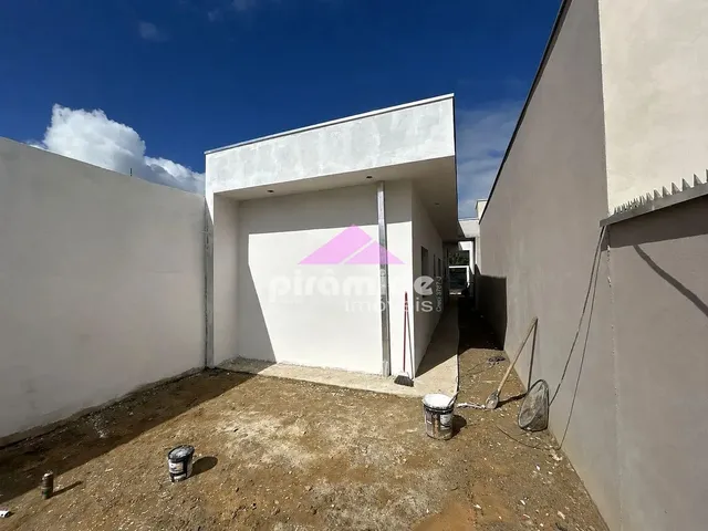Casa com 10m² 2 quartos e 2 banheiros, à venda, no bairro Balneário dos Golfinhos em Caraguatatuba