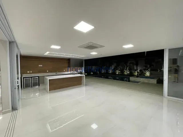 Casa com 685m² 4 quartos e 6 banheiros, à venda, no bairro Alphaville em Campinas