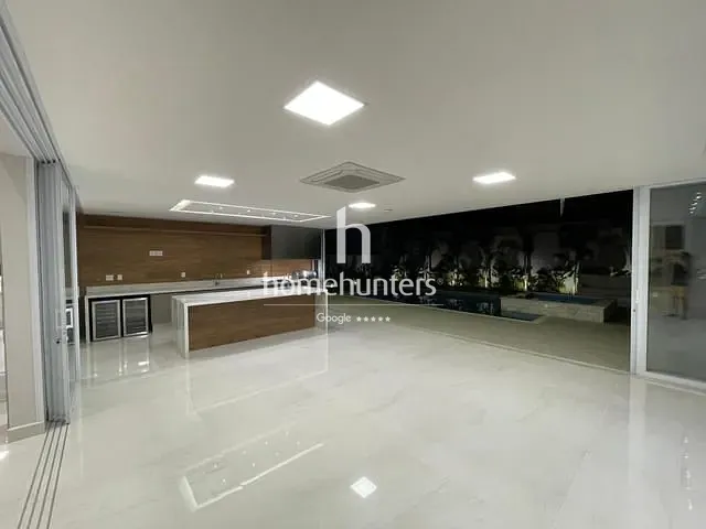 Casa com 685m² 4 quartos e 6 banheiros, à venda, no bairro Alphaville em Campinas