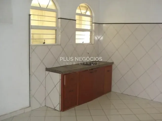 Casa com 300m² 2 quartos e 2 banheiros, à venda, no bairro Centro em Votorantim